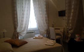 Affittacamere A Porta Rocca  3*